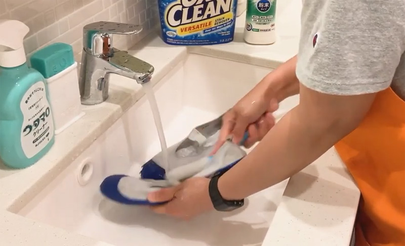 【簡単】上履きの洗い方！忙しい主婦でも週末にできる2つの方法を解説