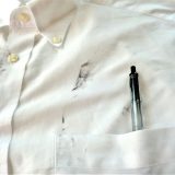 服にボールペンが付着した時の落とし方！インクの種類別に手順や対処法を解説