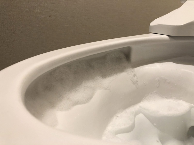 【トイレのフチ裏に】泡ピタ洗浄スプレーをレビュー！密着泡の作り方・注意点も解説【ルックプラス】